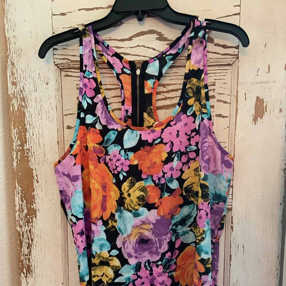 Floral zipper tank top